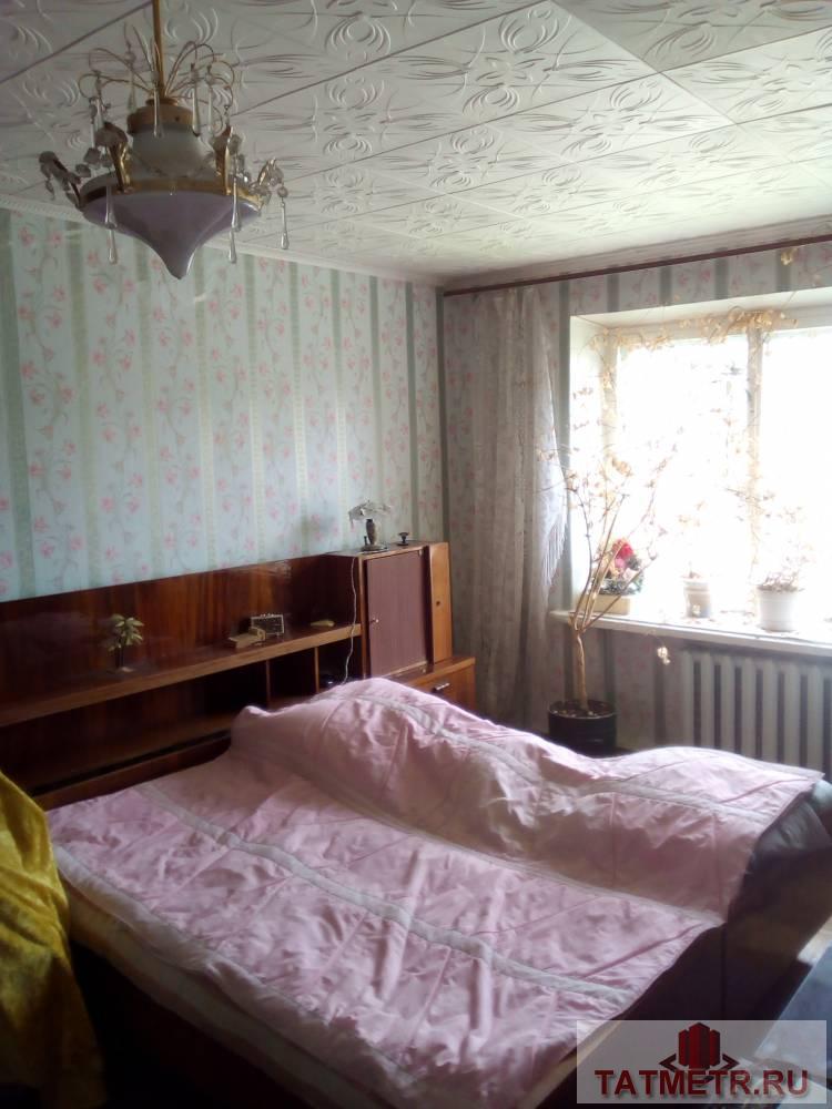 Продажа / Квартиры, Зеленодольск, Тургенева улица, 1 750 000 Просторная квартира с балконом, не угловая. Свободна от проживания. Взрослый собственник, чистая продажа. Вблизи от... - 3