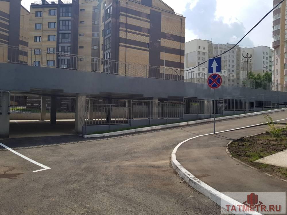 Продажа / Гаражи, Казань, Минская улица, 250 000 Продам машино-место в крытом паркинге г. Казань, ул. Минская д.61 Нижний уровень Закрытая территория, въезд через...