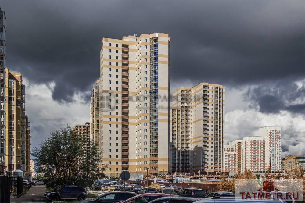 Продажа / Квартиры, Казань, Чистопольская улица, 13 170 926 Предлагаю вам купить просторную трехкомнатную квартиру в самом оживленном районе в нашего города с видом на Кремль и... - 1