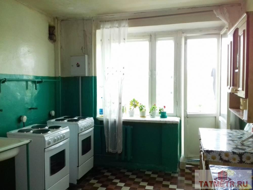 Продажа / Комнаты, Зеленодольск, Северная улица, 410 000 ПРОДАЕТСЯ светлая, просторная комната в г. Зеленодольск. Окна выходят на солнечную сторону, квартира не угловая.... - 2