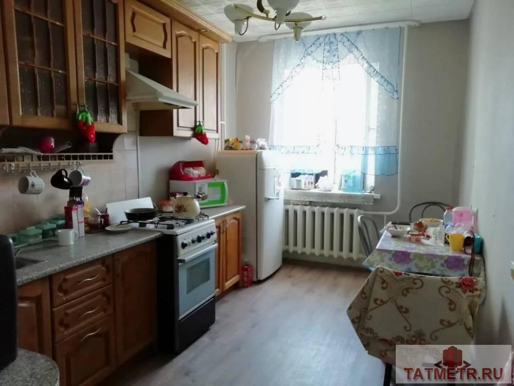 Продажа / Квартиры, Зеленодольск, Солнечная улица, 2 850 000 ПРОДАЕТСЯ хорошая двухкомнатная квартира в г. Зеленодольск. Квартира очень теплая, светлая, просторная, НЕ УГЛОВАЯ.... - 1