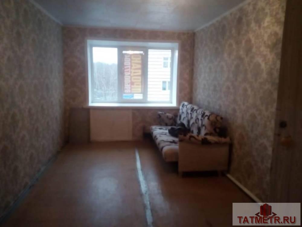 Продажа / Квартиры, Зеленодольск, Комарова улица, 1 350 000 Срочно продается 2-комнатная квартира в городе Зеленодольск. Блок состоит из 2х комнат, коридора и санузлов, не... - 1