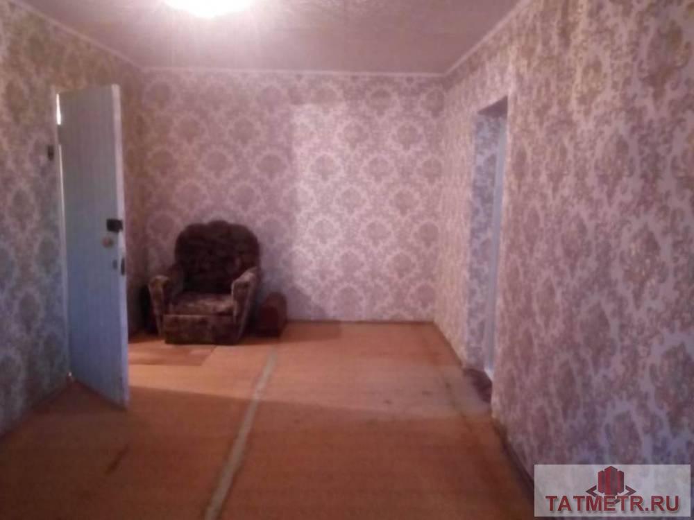 Продажа / Квартиры, Зеленодольск, Комарова улица, 1 350 000 Срочно продается 2-комнатная квартира в городе Зеленодольск. Блок состоит из 2х комнат, коридора и санузлов, не... - 8