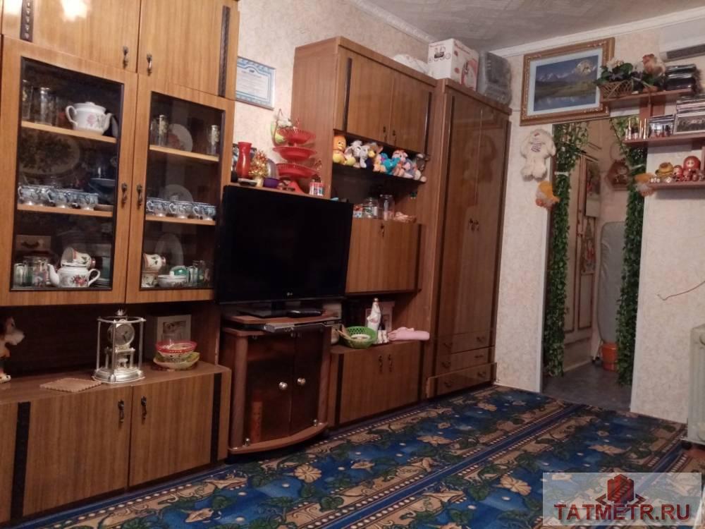 Продается  хорошая комната  в центре г. Зеленодольск. Комната светлая, чистая, имеется новое окно стеклопакет,... - 1