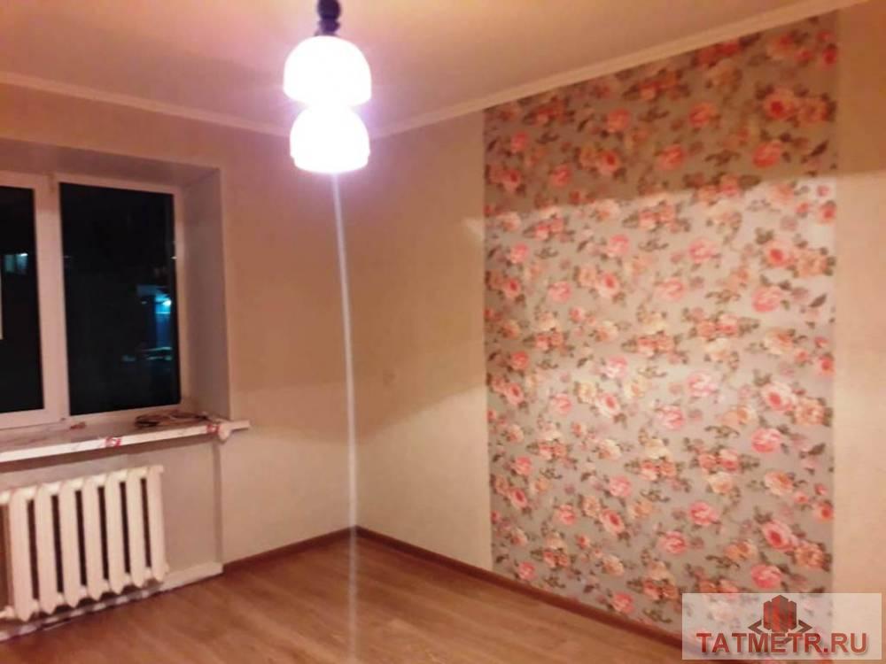 Продажа / Квартиры, Зеленодольск, Паратская улица, 799 000 ПРОДАЁТСЯ ОТЛИЧНАЯ гостинка в г. Зеленодольск. Окно-стеклопакет, новая входная дверь. Есть зона кухни. В подарок...