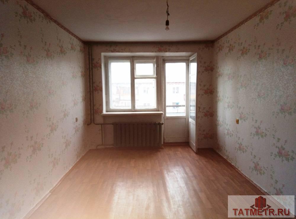 Продается отличная, чистенькая, светлая в кирпичном доме  однокомнатная квартира в хорошо развитом районе г. Волжск.... - 1