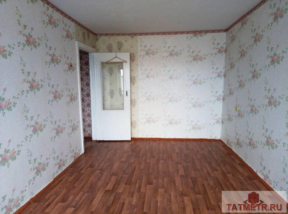 Продается отличная, чистенькая, светлая в кирпичном доме  однокомнатная квартира в хорошо развитом районе г. Волжск.... - 3