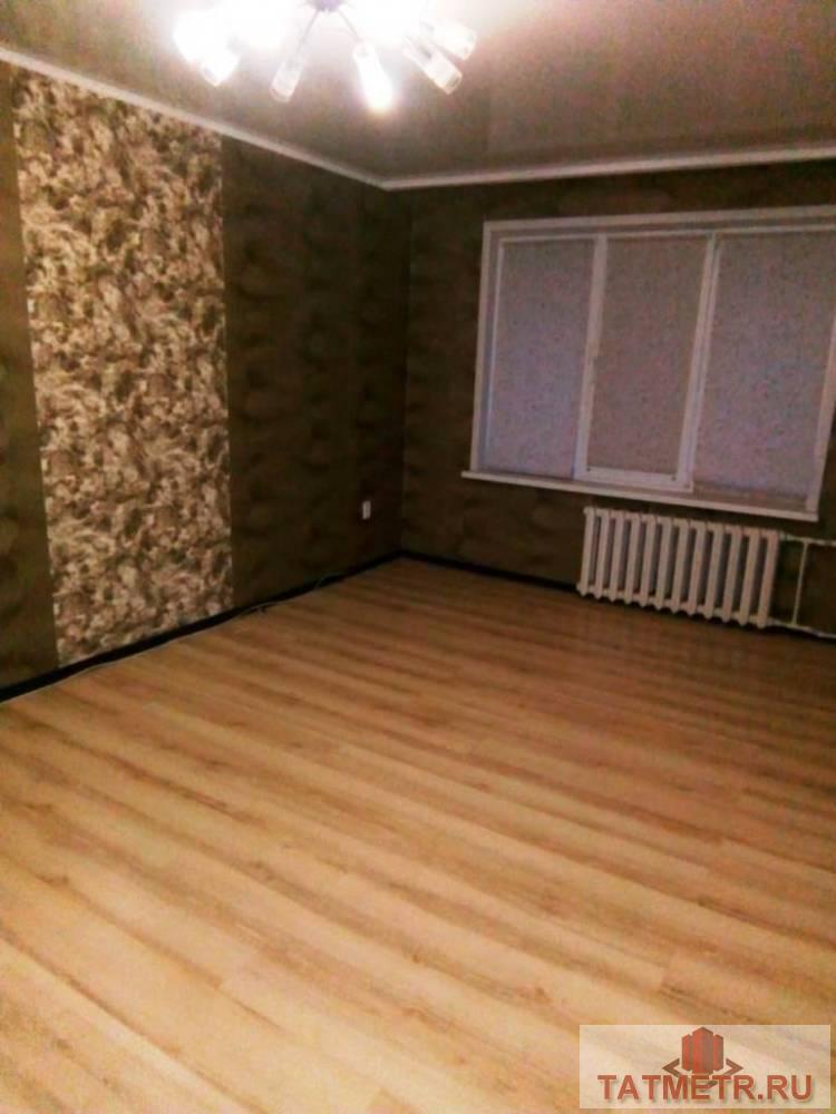 Аренда / Жилая / Квартира, Зеленодольск, Норкина улица, 12 000 Сдается двухкомнатная квартира в центре г. Зеленодольск. Из мебели: кухонный гарнитур, кровать, тумба. Квартира... - 2