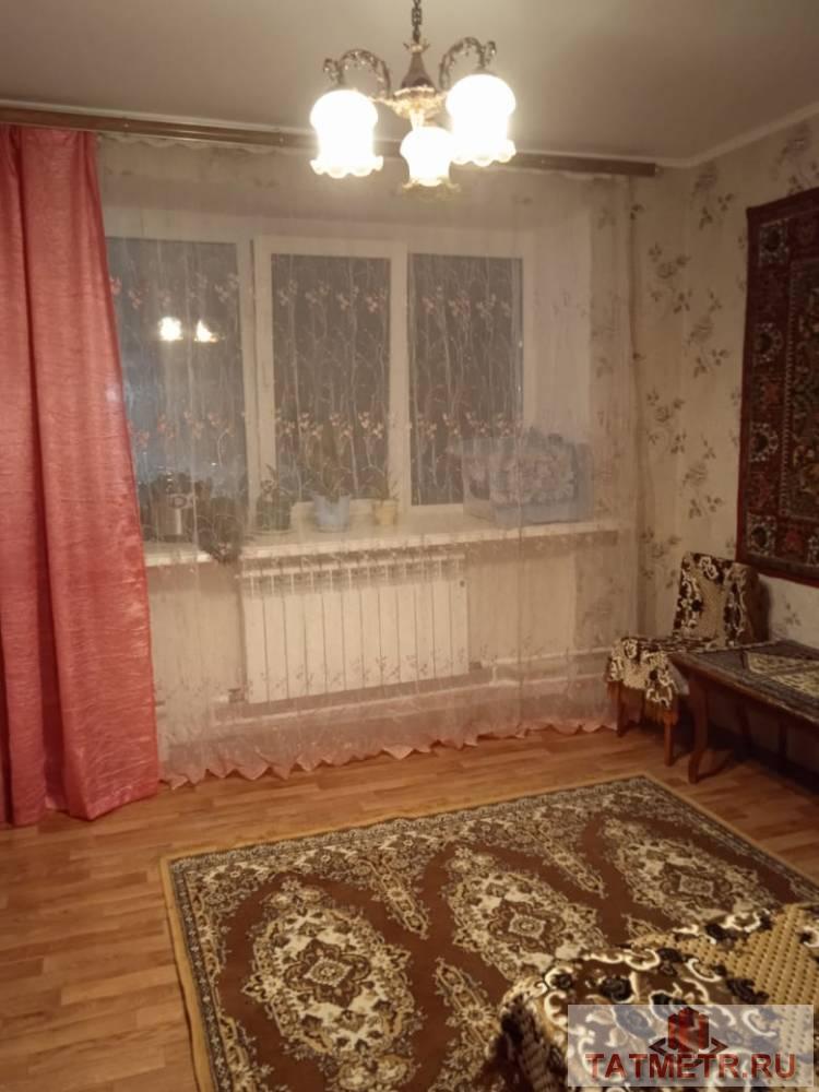 Продажа / Квартиры, Зеленодольск, Паратская улица, 650 000 ПРОДАЕТСЯ отличная гостинка в г. Зеленодольск с ремонтом. Окно-стеклопакет, трубы водоснабжение заменены,выравненные...