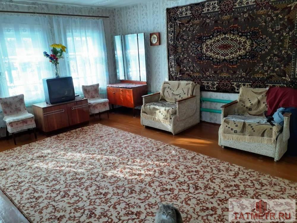 Продажа / Жилая / Дом с участком, Зеленодольск, Свободная улица, 1 850 000 ПРОДАЕТСЯ хороший, бревенчатый дом в г. Зеленодольск. В доме просторная комната, кухня, отопление АГВ, вода... - 1