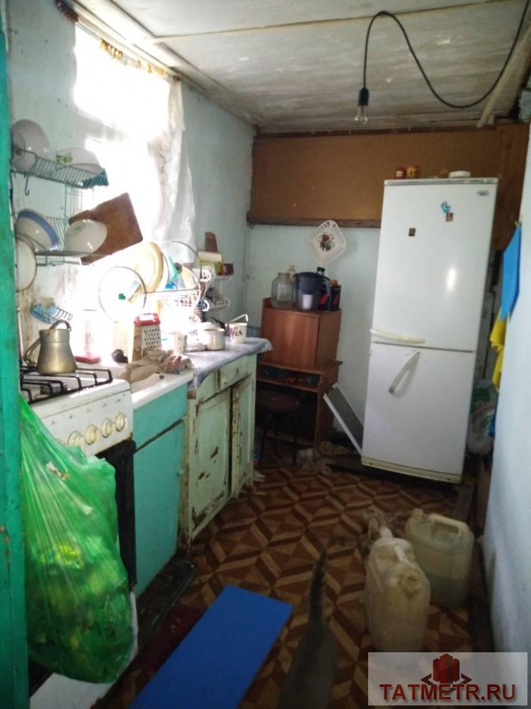 Продажа / Жилая / Дом с участком, пгт. Васильево, Тукая улица, 1 450 000 Продается дом в пгт.Васильево. В две комнаты, кухня. В доме газовое отопление АГВ, вода, свет. Окна поменяны на... - 3
