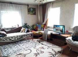 ПРОДАЕТСЯ отличный дом в центре пгт. Нижние Вязовые. Дом и участок...