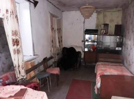 Продает дом в пгт. Нижние Вязовые. В доме расположены две комнаты,...