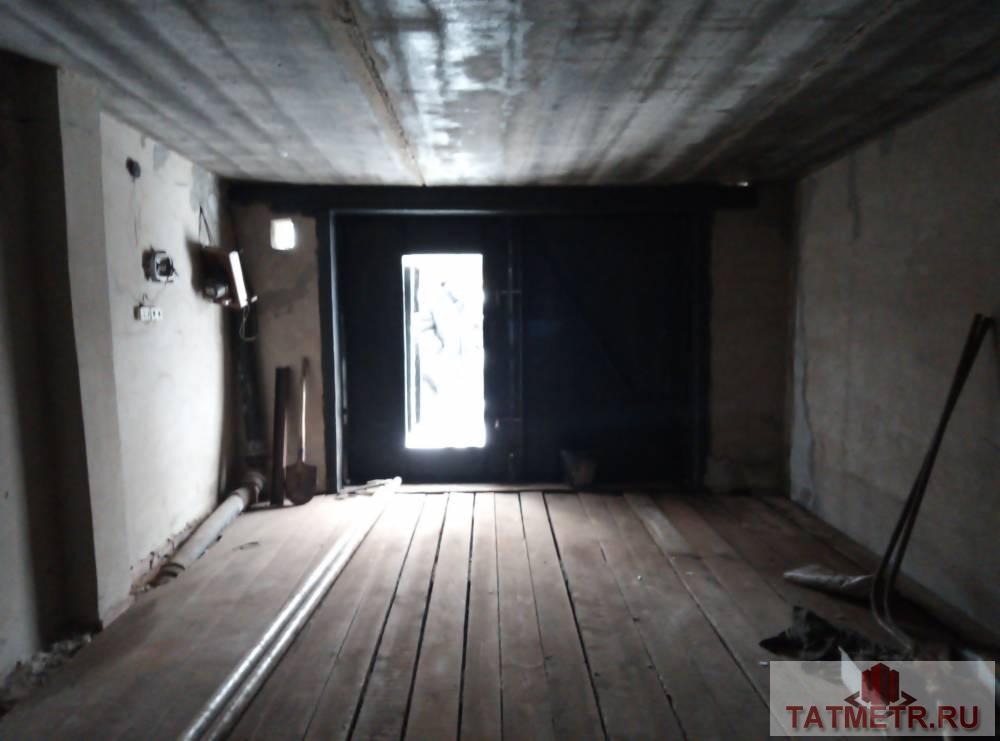 Продажа / Гаражи, Зеленодольск, гск. Песчаный карьер, 230 000 Продается отличный, ухоженный гараж в самом центре г. Зеленодольск. Перекрытия ж/б. Пол деревянный. Имеется сухой,... - 1