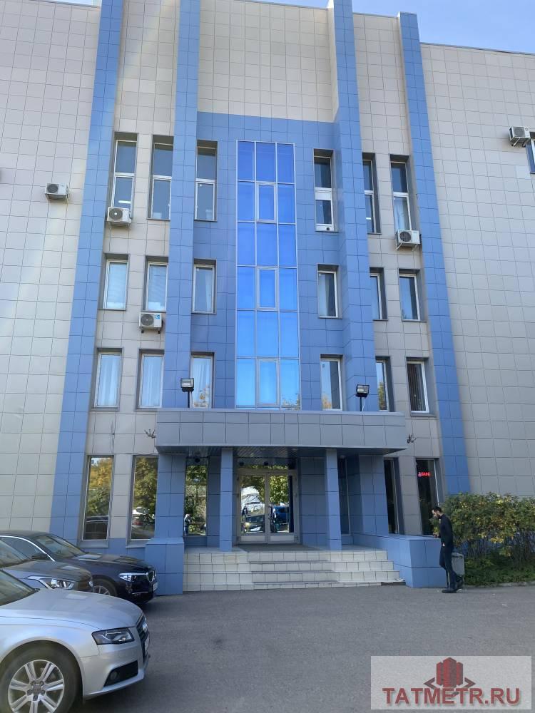 Коммерческая / Аренда, Казань, Родины улица, 15 000 Сдаю небольшое, уютное помещение в деловом центре Казани, соотношение цены и качества. Рядом проспект Победы, ТЦ...