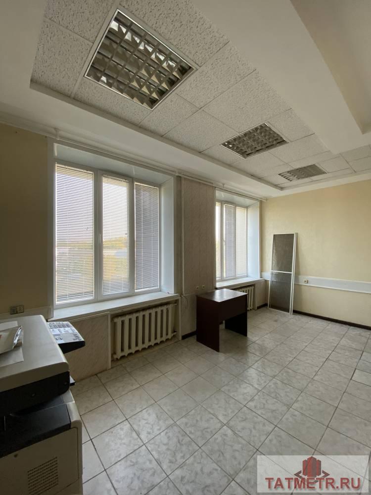 Коммерческая / Аренда, Казань, Родины улица, 15 000 Сдаю небольшое, уютное помещение в деловом центре Казани, соотношение цены и качества. Рядом проспект Победы, ТЦ... - 1