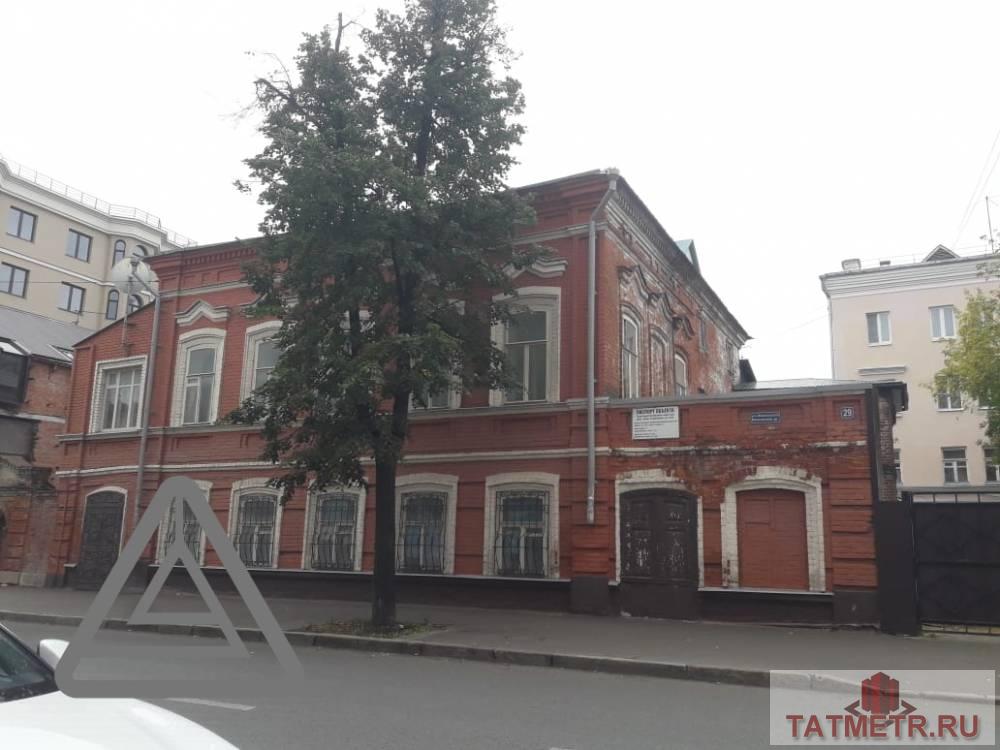Продажа / Дома и коттеджи, Казань, улица Маяковского, 35 000 000 Продается дом с земельным участком находящийся по адресу : г. Казань, улица Маяковского, д. 29. Кирпичный 3-х...