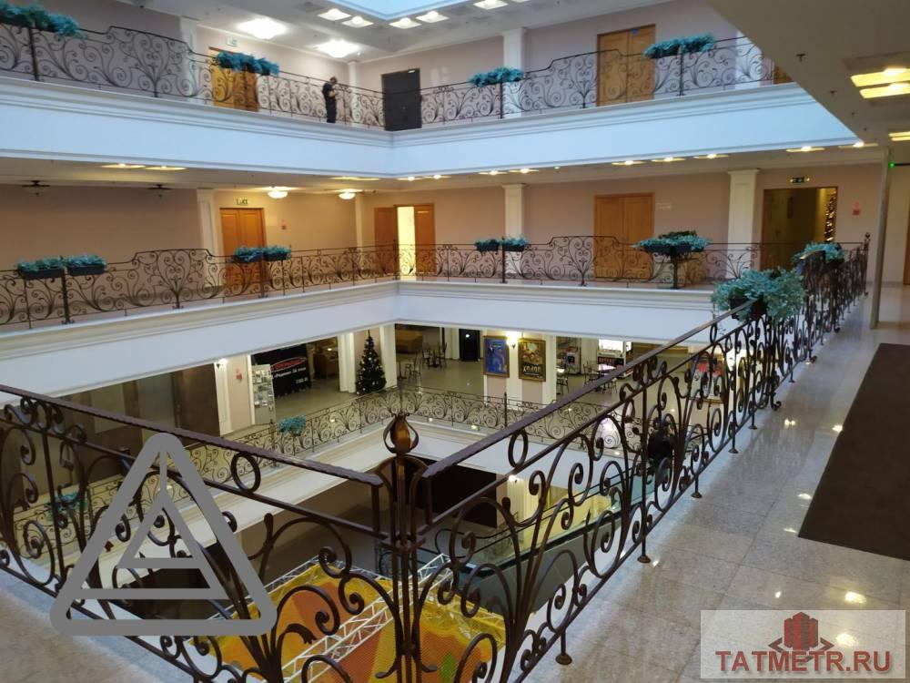 Коммерческая / Аренда / Офисы, Казань, улица Баумана, 392 700 Сдается помещение по адресу Баумана, 44., КРЦ Родина. В отличном состоянии. на первой линии ТЦ . В помещении: —...