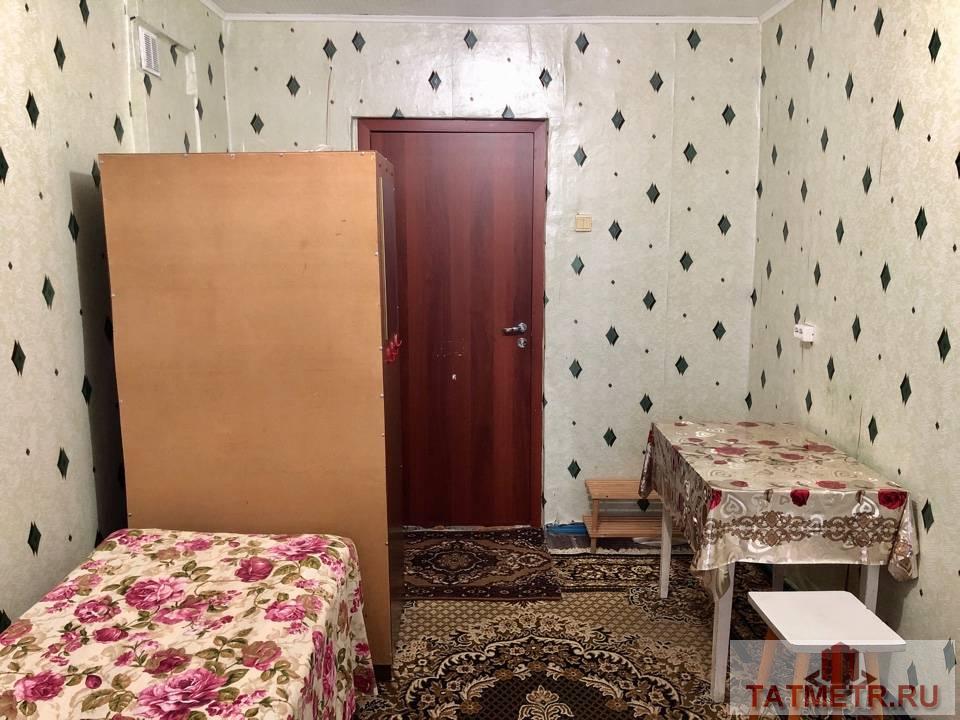 Продажа / Комнаты, Казань, улица Мазита Гафури, 880 000 Уютная и теплая комната в кирпичном доме, которая находится в блоке с хорошими соседями. Семейные пары и добрая... - 3