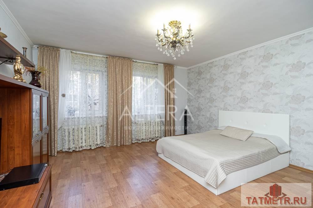 Продажа / Квартиры, Казань, улица Космонавтов, 6 100 000 Продам просторную 2-комнатную квартиру по адресу: ул. Космонавтов, д.42А О КВАРТИРЕ: • Отличная планировка, общая... - 2