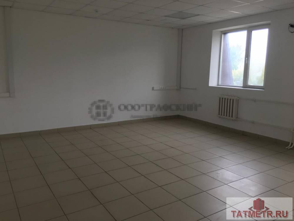 Коммерческая / Аренда / Офисы, Казань, улица Энгельса, 8 600 Сдаю в аренду офисные помещения площадью от 21,5 до 38 кв. м. Удобное месторасположение, наличие парковки, хороший...