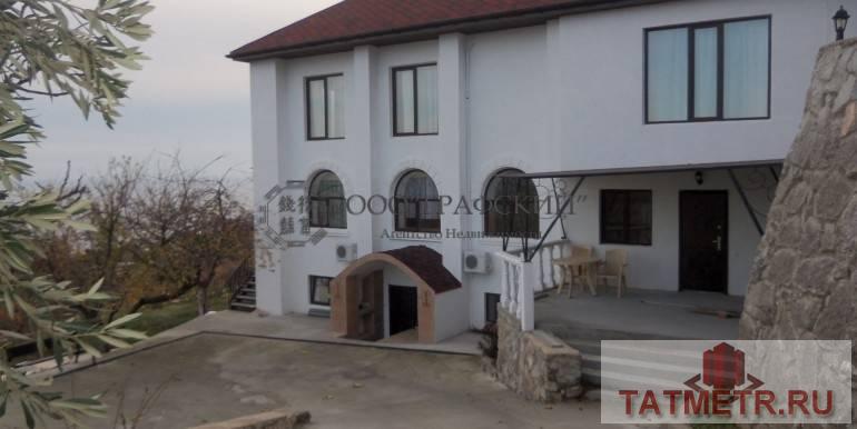 Продажа / Коммерческая / Hotel, Алупка, 50 000 000 Продаю гостиницу . Общая площадь 400 кв.м, 3 этажа+мансарда, 8 номеров. Земельный участок 12 соток. Большие окна...