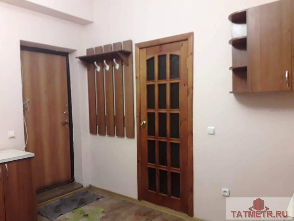 Продажа / Квартиры, Зеленодольск, Заикина улица, 699 000 ПРОДАЁТСЯ ОТЛИЧНАЯ гостинка в центре г. Зеленодольск. Окно-стеклопакет, новая входная дверь. Есть зона кухни, сделан... - 1