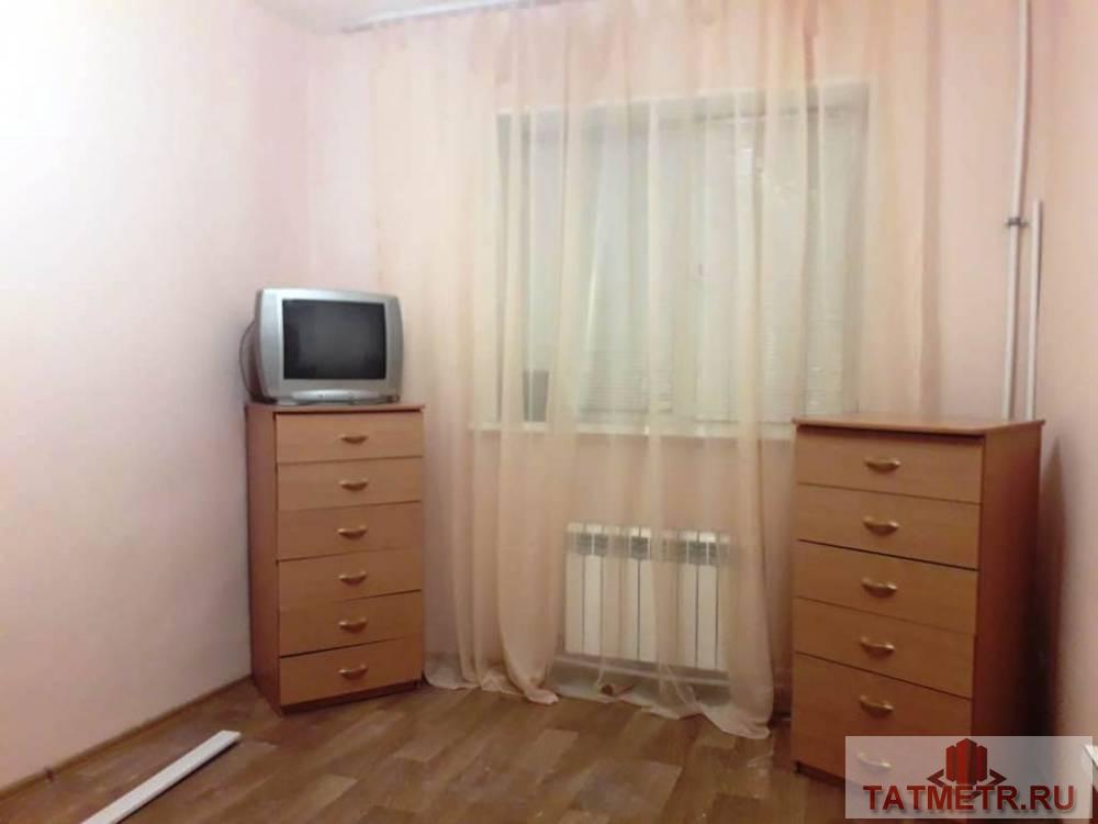 Продажа / Квартиры, Зеленодольск, Заикина улица, 699 000 ПРОДАЁТСЯ ОТЛИЧНАЯ гостинка в центре г. Зеленодольск. Окно-стеклопакет, новая входная дверь. Есть зона кухни, сделан... - 4