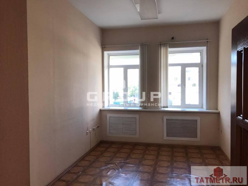 Аренда / Коммерческая / Office, Казань, улица Фатыха Амирхана, 28 195 Офисное помещение 39,6 м² Офисное помещение расположено на 2 этаже 2 этажного офисного здания на 2 линии (вход со... - 32