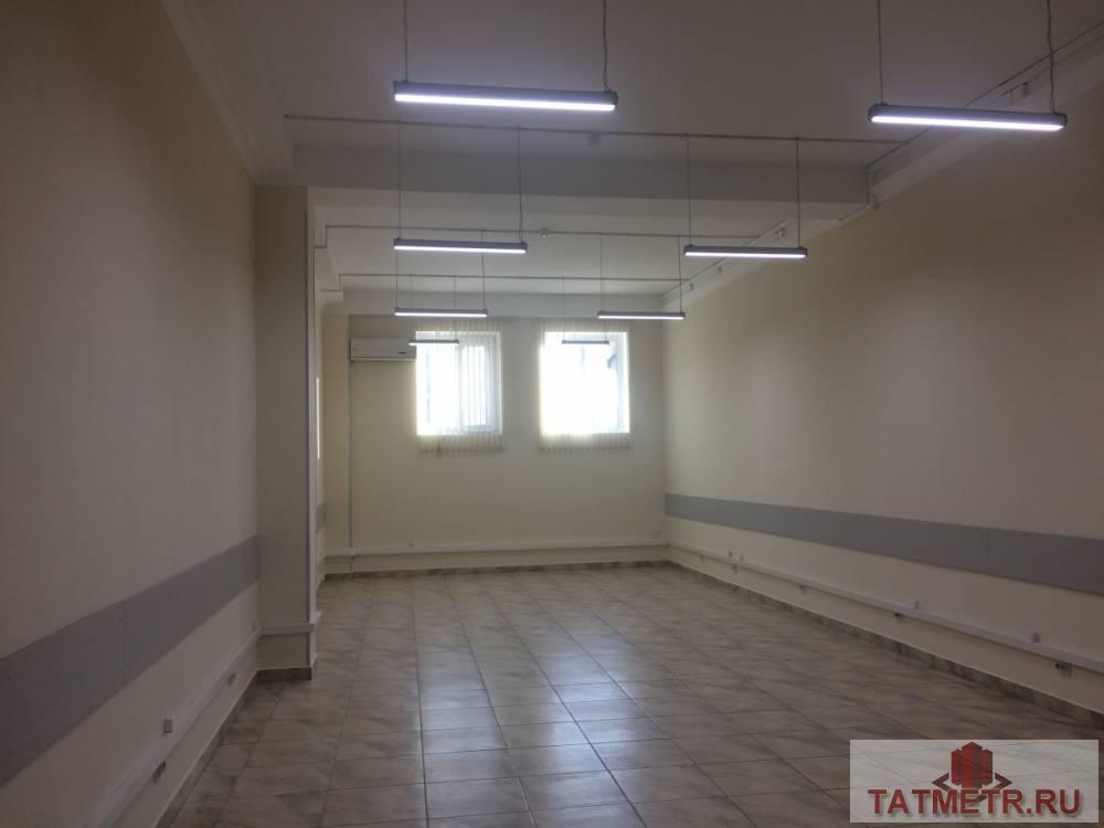 Коммерческая / Аренда / Офисы, Казань, улица Галиаскара Камала, 2 095 000 Сдам помещение в БЦ «Мастер». Первая линия, общая входная группа и 2 пожарных выхода. Общая площадь помещений — 1100... - 1