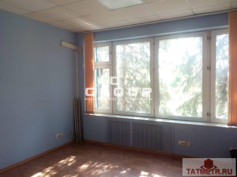 Коммерческая / Аренда / Офисы, Казань, улица Табейкина, 12 600 Сдается офис на вторм этаже трехэтажного здания площадью 21 кв м по адресу Табейкина дом 19А. Особенности: —... - 2