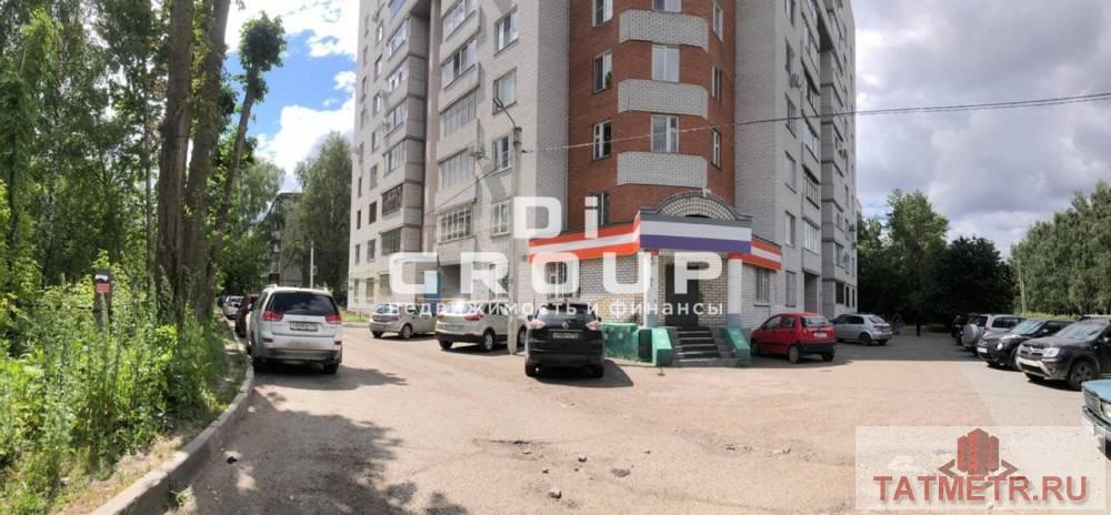 Коммерческая / Аренда / Офисы, Казань, улица Братьев Касимовых, 80 000 Сдается торгово-офисное помещение 180 м² по ул. Бр.Касимовых д.6А. Основные характеристики: — расположены на 1 линии,...