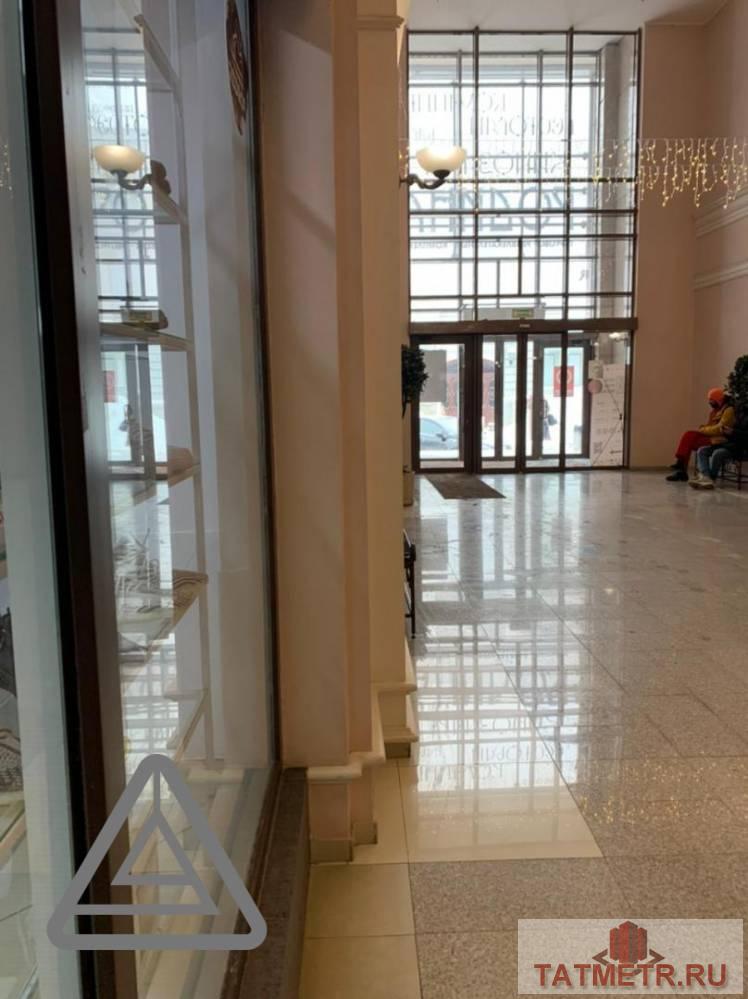 Продажа / Коммерческая / Retail, Казань, улица Баумана, 19 500 000 Продаются торговые помещения с Арендаторами на 1 этаже к КРЦ Родина , площадью 166 метров. Угловое помещение. Первая... - 2
