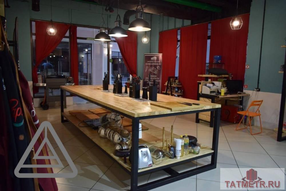 Продажа / Коммерческая / Retail, Казань, улица Баумана, 19 500 000 Продаются торговые помещения с Арендаторами на 1 этаже к КРЦ Родина , площадью 166 метров. Угловое помещение. Первая... - 4
