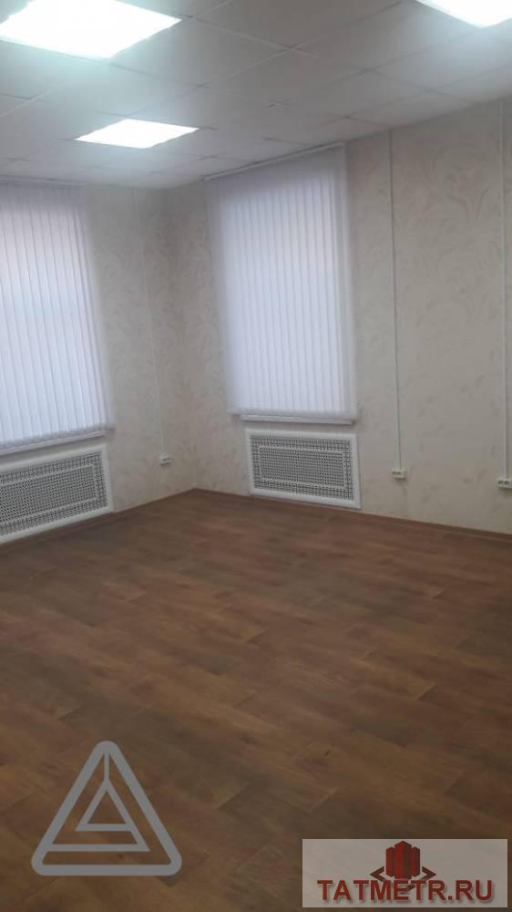 Коммерческая / Аренда / Офисы, Казань, улица Родины, 12 000 Сдается офисное помещение, удобные подъездные пути, огороженная территория, круглосуточная охрана. Офис расположен на... - 1
