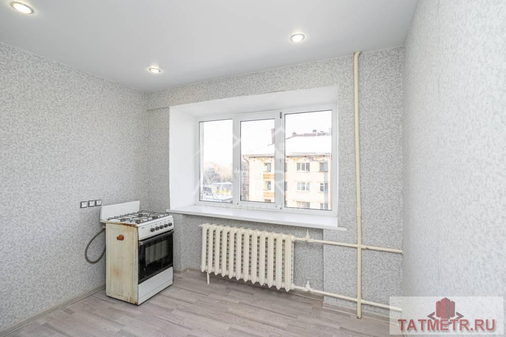 Продажа / Квартиры, Казань, улица Химиков, 2 100 000 Обратите внимание на эту удобную 1- комнатную квартиру 32,7 кв. м!. по ул. Химиков, д. 1, с большой кухней 8 кв. м.,...