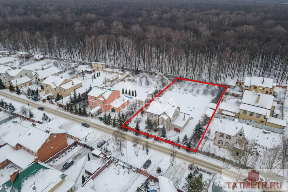 Продажа / Дома и коттеджи, Казань, Листопадная улица, 29 900 000 ВОЗМОЖЕН ПОДРОБНЫЙ ОНЛАЙН ПОКАЗ Продается дом с участком 30 соток в элитном жилом массиве «Плодопитомник». Черта... - 4