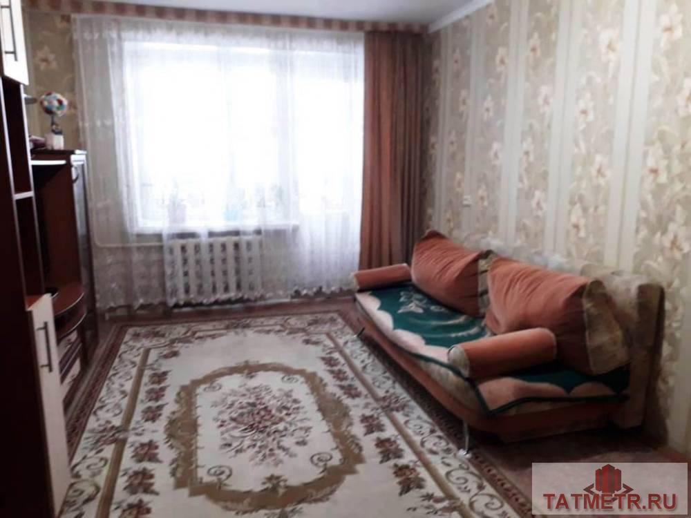 Продажа / Квартиры, Зеленодольск, Ленина улица, 1 860 000 ПРОДАЕТСЯ однокомнатная квартира в центре, г. Зеленодольск. Квартира в кирпичном доме. В квартире остаётся по... - 2
