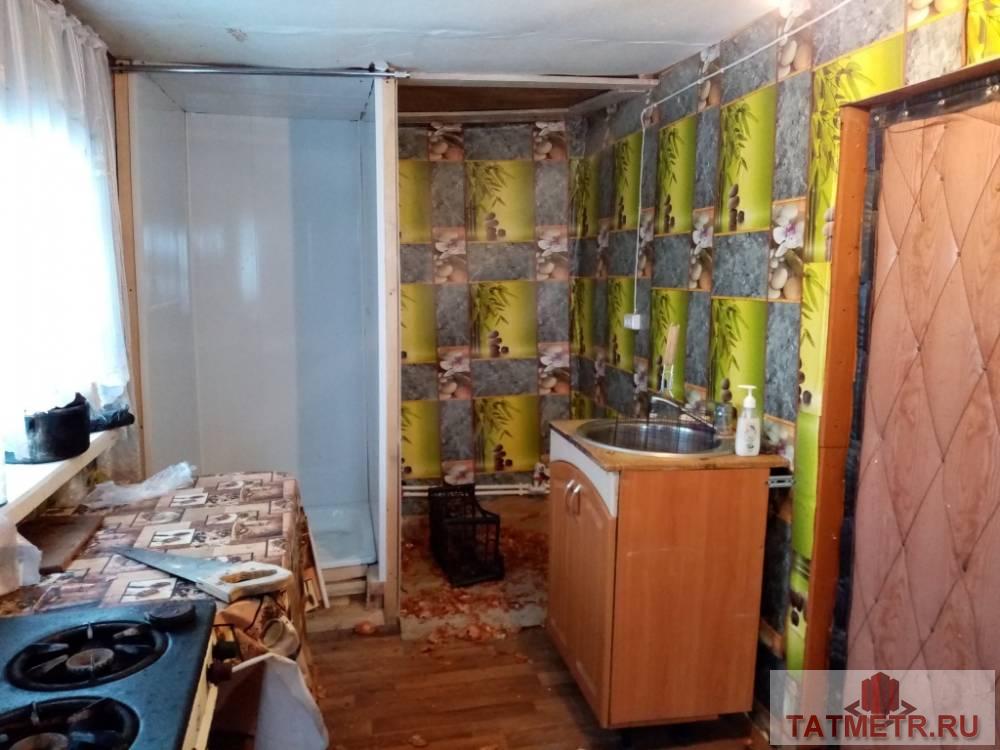 Продажа / Жилая / Дом с участком, Зеленодольск, Гаринская улица, 1 420 000 ПРОДАЕТСЯ хороший, бревенчатый дом в г. Зеленодольск в отличном месте. В доме просторная комната, кухня, вода... - 4