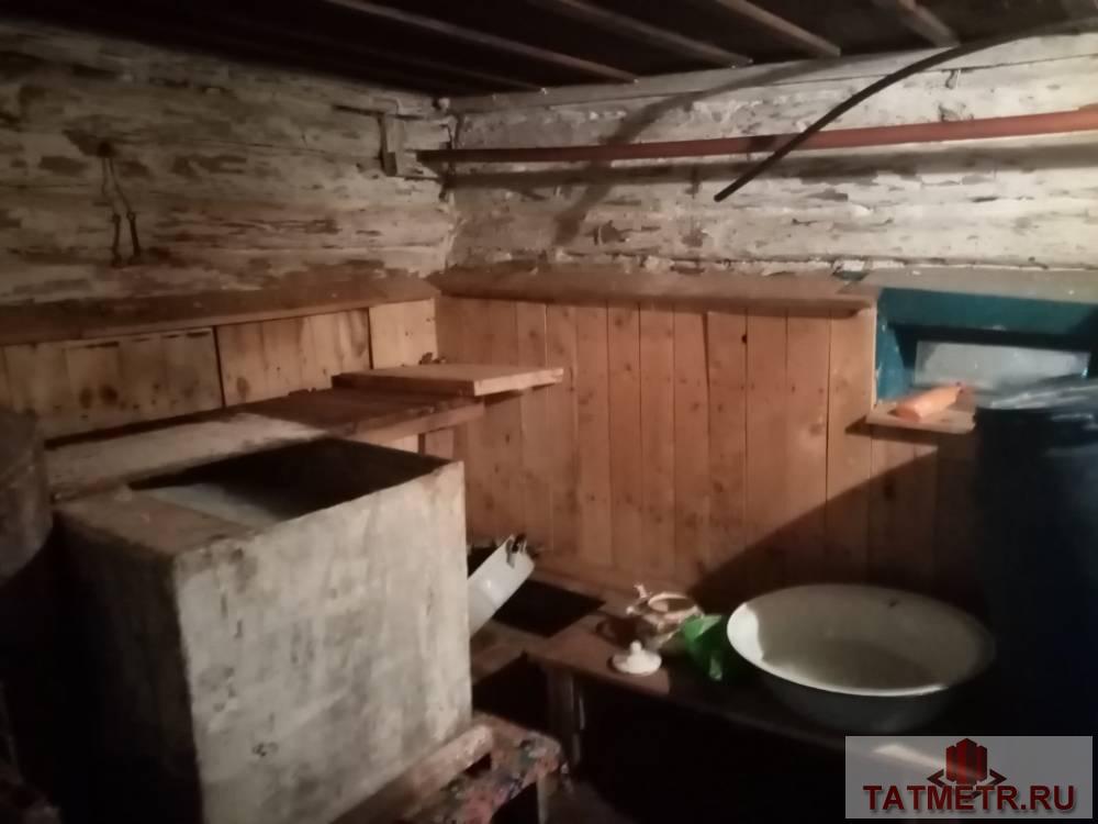 Продажа / Жилая / Дом с участком, Зеленодольск, Гаринская улица, 1 420 000 ПРОДАЕТСЯ хороший, бревенчатый дом в г. Зеленодольск в отличном месте. В доме просторная комната, кухня, вода... - 5