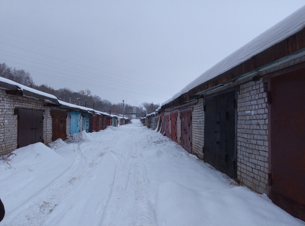 Продажа / Гаражи, Зеленодольск, гск. Северный, 240 000 Продается отличный гараж в г. Зеленодольск. Перекрытия железобетонные. Пол бетонный. Свет в гараже. Новый счетчик. В... - 4