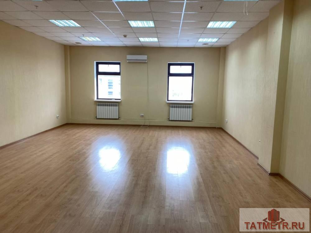 Коммерческая / Аренда / Офисы, Казань, улица Пушкина, 30 000 Сдается однообъемный офис в центре города 50кв.м. (Если надо,есть дополнительно кабинет 35 кв рядом),стоимость 30.000... - 2
