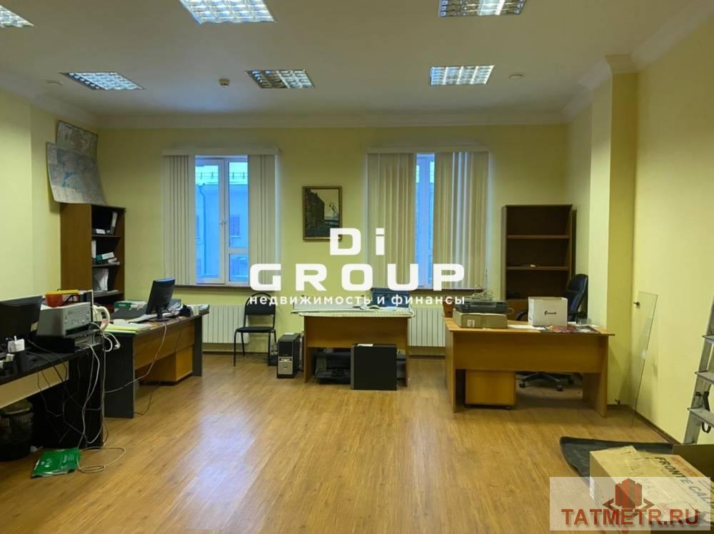 Аренда / Коммерческая / Office, Казань, улица Дзержинского, 22 500 Сдается офис на первой линии из двух кабинетов на втором этаже. В отличном состоянии. В историческом центре города.... - 1