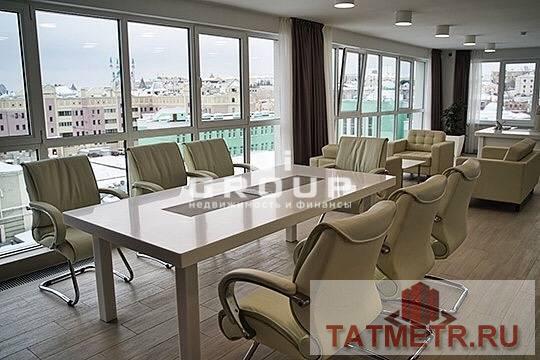 Коммерческая / Аренда / Офисы, Казань, Московская улица, 620 000 Аренда торговых помещений БЦ «Кремлевская Плаза». Основные характеристики: — класс А; – сдается 400 кв.м., третий... - 2