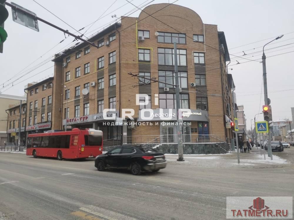 Коммерческая / Аренда / Офисы, Казань, Московская улица, 25 000 Предлагается офисное помещение по ул.Московская 31/6 — административно-офисное здание; — цоколь; — 2 окна; — доступ...