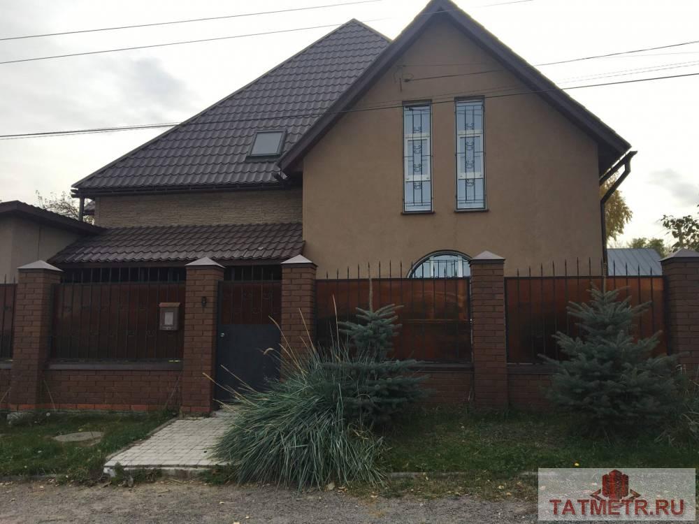 Продажа / Дома и коттеджи, Казань, Шадрина улица, 11 300 000 Продается загородный дом 212 м2 на участке 5 сот. Дом из кирпича. Расположение: Казань. Двухэтажный дом, типовой...
