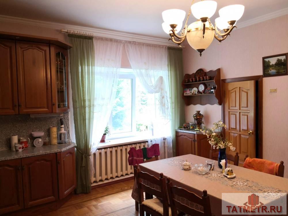 Продажа / Коттеджи, поселок Красный Ключ, Школьная улица, 18 500 000 Проект ИД1, лестница и каминная стенка-мрамор с урала, пол наборный паркет из 6 пород дерева, гараж в доме и уличный,... - 12