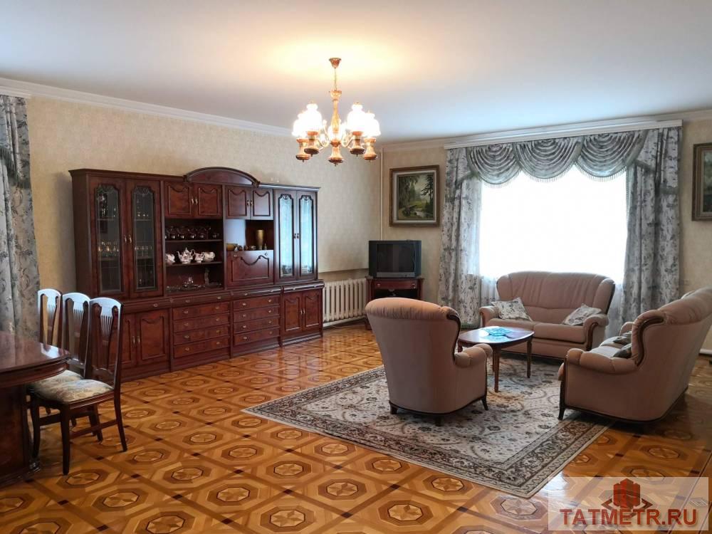 Продажа / Коттеджи, поселок Красный Ключ, Школьная улица, 18 500 000 Проект ИД1, лестница и каминная стенка-мрамор с урала, пол наборный паркет из 6 пород дерева, гараж в доме и уличный,... - 15