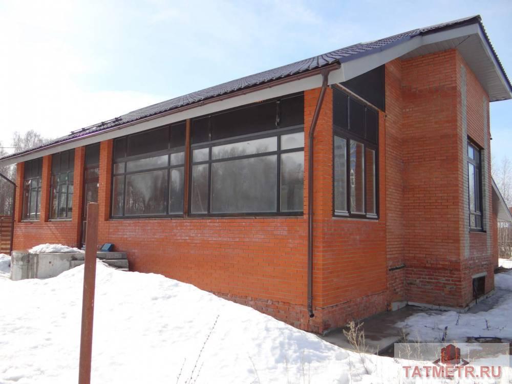 Продажа / Дома и коттеджи, Казань, Медицинский 1-й, 15 500 000 Продается загородный дом 362.8 м2 на участке 10 сот. Дом из кирпича. Расположение: Казань. Двухэтажный дом, требует...