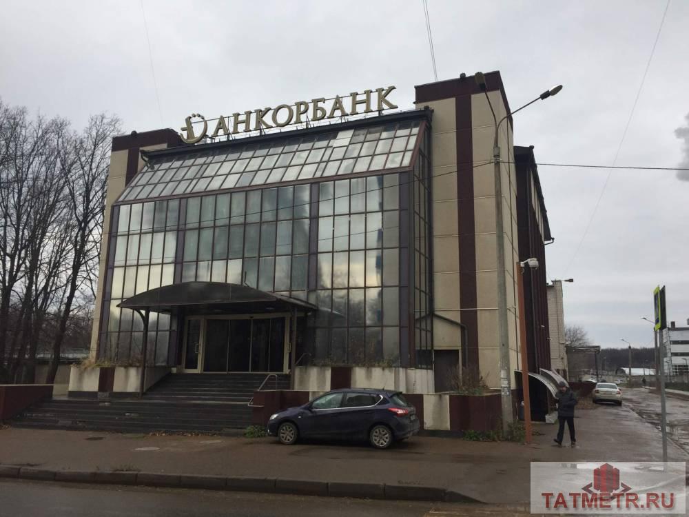 Продажа / Commercial / Free purpose, Казань, Братьев Касимовых улица, 64 392 742 Продаю офисное здание, площадью 2230.4 м2 в 4 мин. транспортом от м.Горки, район Советский, этажей в здании - 4....